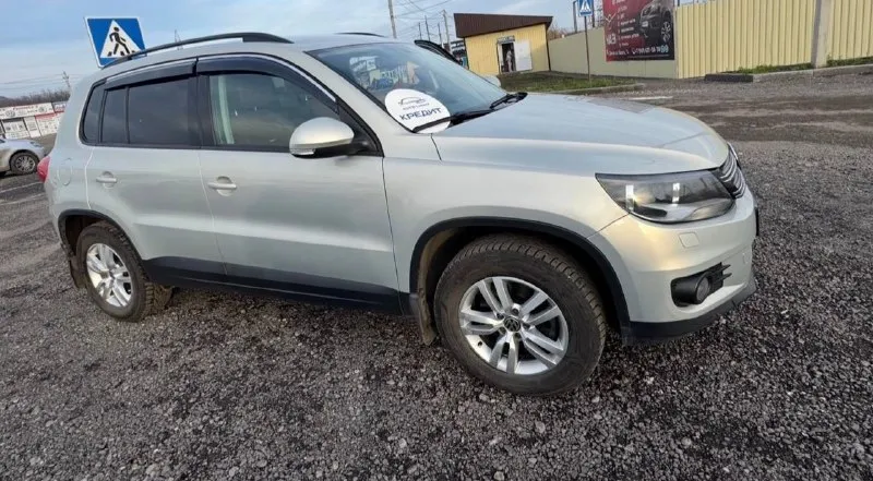 Шикарное авто🔥 цена 1420 000 рублей volkswagen тигуан / volkswagen tiguan 1 рест 2014 в родном окрасе❗️ 1.4т, новая турбина коробка автоматическая климат контроль, датчик температуры за бортом бортовой компьютер, датчик дождя, датчик света, задний парктроник с камерой заднего вида, подогрев сидений (3 режима), подогрев зеркал, мультируль, установлена магнитола, шумоизоляция. ходовая в идеальном состоянии! возможно продажа в кредит! телефон +7 📞 звоните: +7(949)3910129 - фотография - 4