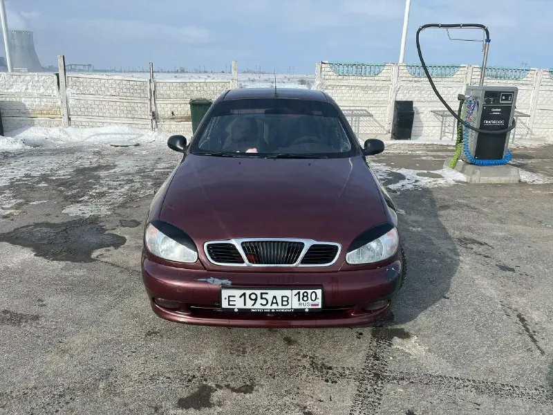 Продам daewoo sens ( daewoo сенс). 2007. двигатель 1.3. работает хорошо, не дымит, масло не ест. пробег 174000 км. коробка пятиступка. стоит новая зимняя резина с новыми дисками r14. ржавчины нет нигде. стаканы в идеале. не критичные моменты по лкп бампера. стоит led оптика. печка жарит. сигнализация, центральный замок. установлена мультимедия, bluetooth. два электро-стеклоподъемника. из нового: помпа, радиатор, патрубки, тормозные колодки и барабаны. продажа по тех паспорту. территориально иловайск. хочу за нее 180000р. присутствует торг. +79493414973, телеграмм. 📞 звоните: +7(949)3414973 - фотография - 2