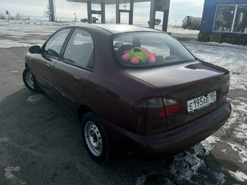 Продам daewoo sens ( daewoo сенс). 2007. двигатель 1.3. работает хорошо, не дымит, масло не ест. пробег 174000 км. коробка пятиступка. стоит новая зимняя резина с новыми дисками r14. ржавчины нет нигде. стаканы в идеале. не критичные моменты по лкп бампера. стоит led оптика. печка жарит. сигнализация, центральный замок. установлена мультимедия, bluetooth. два электро-стеклоподъемника. из нового: помпа, радиатор, патрубки, тормозные колодки и барабаны. продажа по тех паспорту. территориально иловайск. хочу за нее 180000р. присутствует торг. +79493414973, телеграмм. 📞 звоните: +7(949)3414973 - фотография - 6
