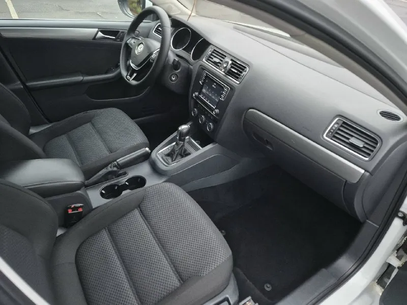 Volkswagen jetta 2016 мотор 1.4т (150л. с) акпп- 6ст aisin пробег 97т. км хорошая комплектация- датчик света, подогревы, люк, раздельный климат контроль, камера. документальных проблем нет. диагностическая карта в наличии, можно ехать в гаи оформлять. состояние- сел и поехал. цена 1 215 000р донецк +7'949-996-52-75 📞 звоните: +7(949)9965275 - фотография - 5