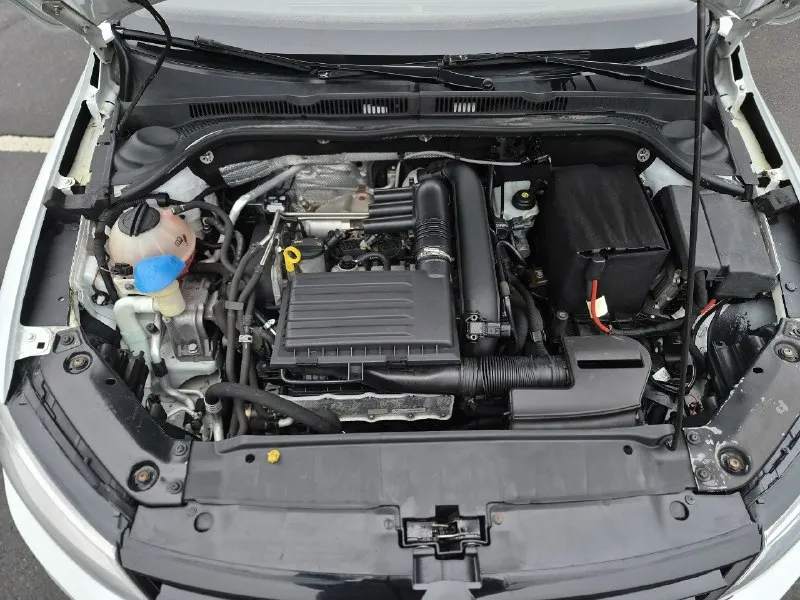 Volkswagen jetta 2016 мотор 1.4т (150л. с) акпп- 6ст aisin пробег 97т. км хорошая комплектация- датчик света, подогревы, люк, раздельный климат контроль, камера. документальных проблем нет. диагностическая карта в наличии, можно ехать в гаи оформлять. состояние- сел и поехал. цена 1 215 000р донецк +7'949-996-52-75 📞 звоните: +7(949)9965275 - фотография - 9