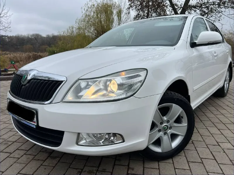Skoda octavia 2012 года выпуска двигатель 1.6 mpi самый обычный коробка механика пробег 88000 км род... - фотография