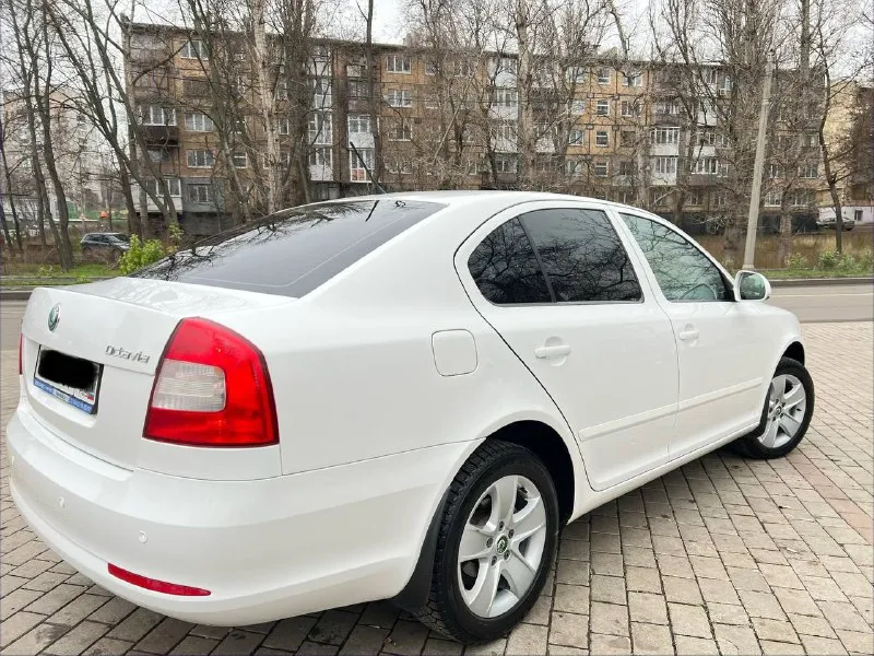Skoda octavia 2012 года выпуска двигатель 1.6 mpi самый обычный коробка механика пробег 88000 км родного не смотаного без единого окраса любые проверки состояние нового автомобиля два ключа сигнализация с обратной с обратной связью зимняя резина все т. о проходила по регламенту цена 1 мл 200 тысяч +7 (949) 520 59 72 - фотография - 8