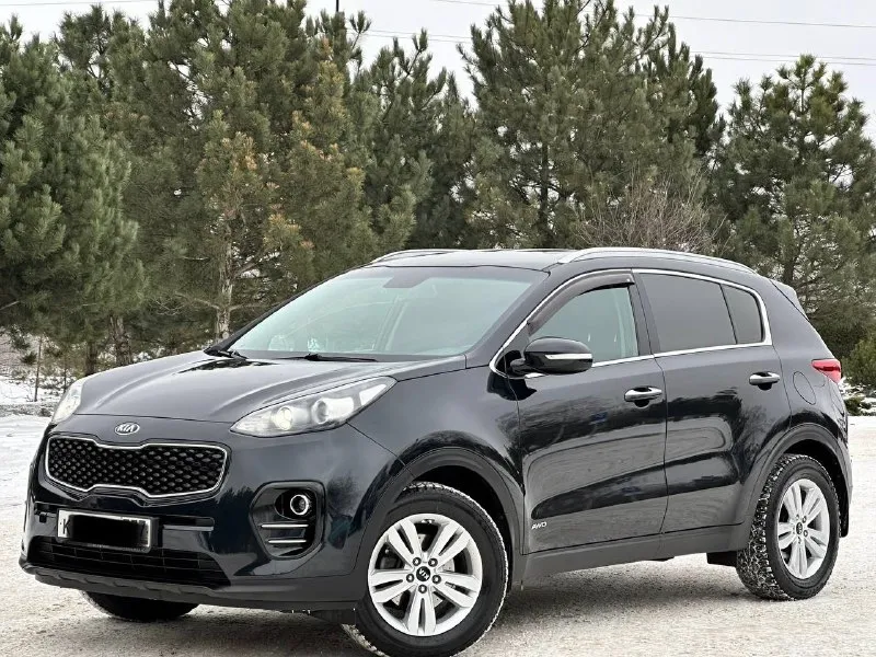Kia sportage 4wd 2.0 бензин! (в родном окрасе)
Машина куплена в официальном дилере кіа.
❗️Внимание❗️ пробег родной 82.000 тыс км,
Готов на любые проверки с вашей стороны,
Эксплуатация автомобиля 2017год!

Комплектация пред максимальная
Двухзонный климат контроль,
Круиз контроль,
Подогрев руля,
Подключаемый полный привод,
Управление на руле,
Также установленная сигнализация starline с автозапуском что хорошо особенно зимой)

Два ключа сервисные книги, все чеки обслуживание есть! Своими словами действительно достойный автомобиль, с родным пробегом 82.000 и в родном окрасе, на данный момент вложений не требует,
Тот кто купит останется доволен!

С документами полностью порядок продажа от собственника,
Цена 2195.000₽
Продажа возжможен обмен,
Также возможно и в кредит
Звоните +7949-551-68-75 - фотография - 2