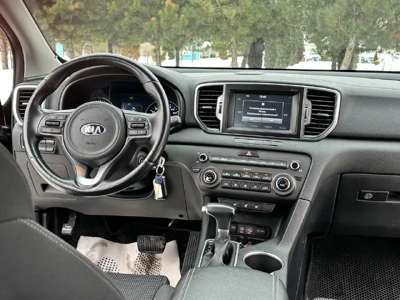 Kia sportage 4wd 2.0 бензин! (в родном окрасе)
Машина куплена в официальном дилере кіа.
❗️Внимание❗️ пробег родной 82.000 тыс км,
Готов на любые проверки с вашей стороны,
Эксплуатация автомобиля 2017год!

Комплектация пред максимальная
Двухзонный климат контроль,
Круиз контроль,
Подогрев руля,
Подключаемый полный привод,
Управление на руле,
Также установленная сигнализация starline с автозапуском что хорошо особенно зимой)

Два ключа сервисные книги, все чеки обслуживание есть! Своими словами действительно достойный автомобиль, с родным пробегом 82.000 и в родном окрасе, на данный момент вложений не требует,
Тот кто купит останется доволен!

С документами полностью порядок продажа от собственника,
Цена 2195.000₽
Продажа возжможен обмен,
Также возможно и в кредит
Звоните +7949-551-68-75 - фотография - 8
