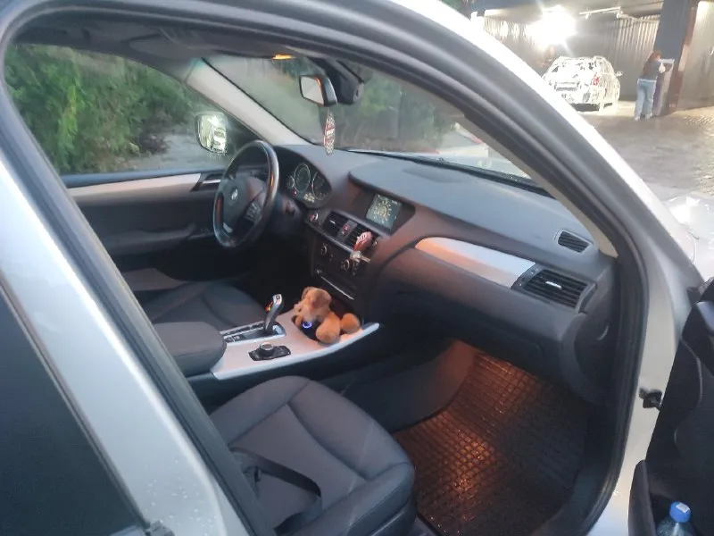 Bmw х3 2013 год. 2.0 турбо бензин, полный привод, автомат. кожаный салон в хорошем состоянии, парктроник перед, зад. кондер дует шикарно, печка в морозы греет безупречно, подогрев сиденийпробег 151 тыс км. я собственник. цена 1.650. торг, обмен. тел, +79495195059. 📞 звоните: +7(949)5195059 - фотография - 5