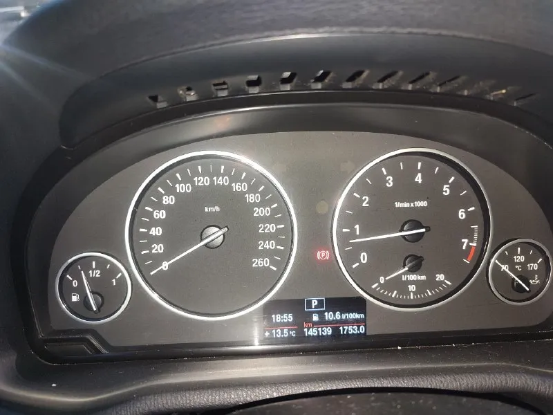 Bmw х3 2013 год. 2.0 турбо бензин, полный привод, автомат. кожаный салон в хорошем состоянии, парктроник перед, зад. кондер дует шикарно, печка в морозы греет безупречно, подогрев сиденийпробег 151 тыс км. я собственник. цена 1.650. торг, обмен. тел, +79495195059. 📞 звоните: +7(949)5195059 - фотография - 7