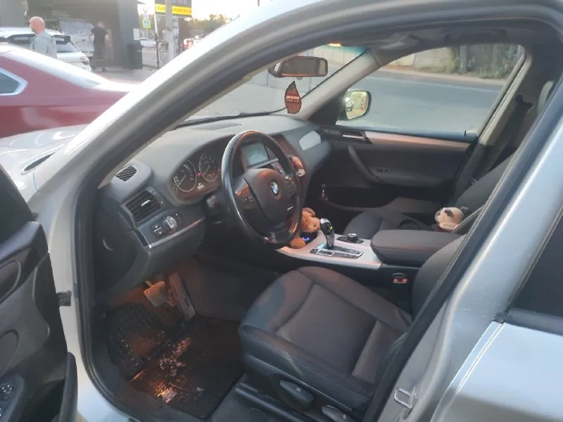 Bmw х3 2013 год. 2.0 турбо бензин, полный привод, автомат. кожаный салон в хорошем состоянии, парктроник перед, зад. кондер дует шикарно, печка в морозы греет безупречно, подогрев сиденийпробег 151 тыс км. я собственник. цена 1.650. торг, обмен. тел, +79495195059. 📞 звоните: +7(949)5195059 - фотография - 8