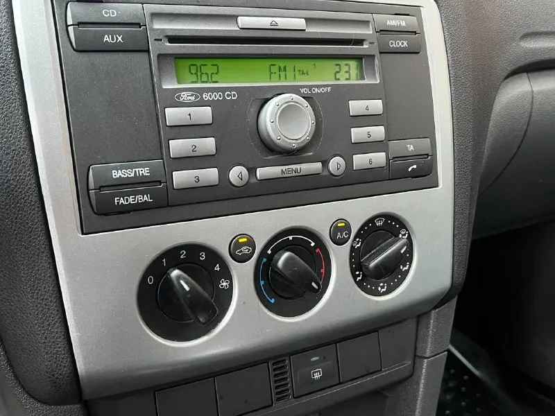 Продам фокус 2, 2007 год, мотор 1.6 в отличном состоянии, кпп без нареканий, ходовая вся новая! тормоза отличные. в техническом плане авто обслужено и без вложений! кондиционер работает, печка греет! новая зимняя резина с документами полный порядок, от хозяина, 181 учёт! цена 390 ₽ торг у капота алчевск +79590153681 📞 звоните: +7(959)0153681 - фотография - 6