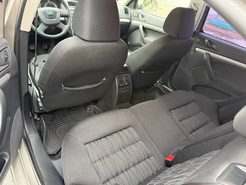 Продам skoda octavia a5 1.6 mpi год выпуска 2010. состояние идеальное. сервисные книги. 3 владельца вложений не требует! коробка без нареканий! все обслужено! любое оформление! электроника вся рабочая! кондер в том числе. салон не затертый 4 стекла подъемника хорошая акустика. диски r16 авто полностью обслужена. стекла все родные цена 815-000₽ +7-949-794-46-27 звоните в любое время 📲 tg: евгений 📞 звоните: +7(949)7944627 - фотография - 8