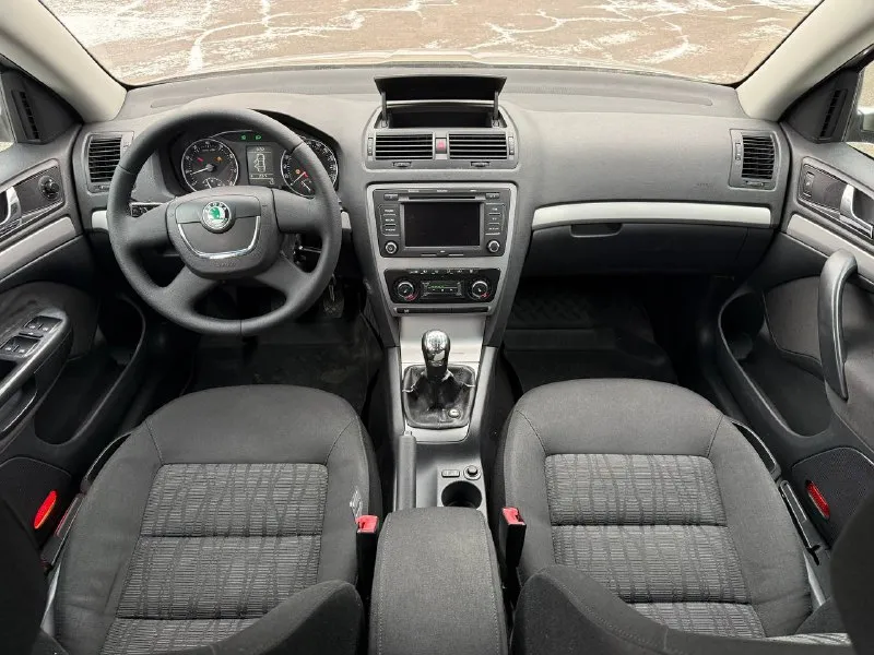 Продам skoda octavia a5 1.6 mpi год выпуска 2010. состояние идеальное. сервисные книги. 3 владельца вложений не требует! коробка без нареканий! все обслужено! любое оформление! электроника вся рабочая! кондер в том числе. салон не затертый 4 стекла подъемника хорошая акустика. диски r16 авто полностью обслужена. стекла все родные цена 815-000₽ +7-949-794-46-27 звоните в любое время 📲 tg: евгений 📞 звоните: +7(949)7944627 - фотография - 9