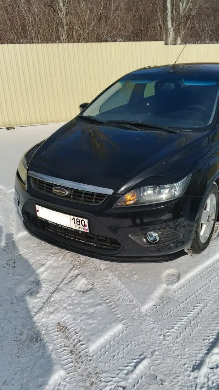 Форд фокус2 ресайлинг 1.8 мкпп. 2008г. зимний пакет обогревы лобового заднего стекла, зеркал, форсунок омывателя, передних сидений, масло не ест, коробка mtx75 от 2-ух литрового мотора(неубиваемая), ходовая без стуков, грюков, скрипов, музыка усилитель сабвуфер, летняя резина на литых дисках р16 новая, зима р15, осенью красился в круг кроме крыши. 700т. р торг у капота. горловка +79493652265 - фотография - 2