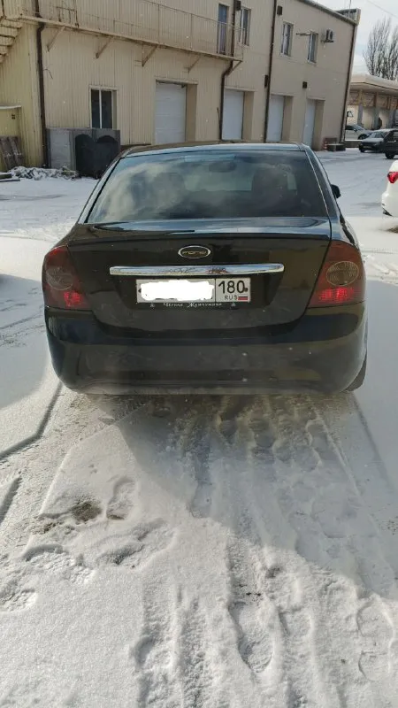 Форд фокус2 ресайлинг 1.8 мкпп. 2008г. зимний пакет обогревы лобового заднего стекла, зеркал, форсунок омывателя, передних сидений, масло не ест, коробка mtx75 от 2-ух литрового мотора(неубиваемая), ходовая без стуков, грюков, скрипов, музыка усилитель сабвуфер, летняя резина на литых дисках р16 новая, зима р15, осенью красился в круг кроме крыши. 700т. р торг у капота. горловка +79493652265 - фотография - 5