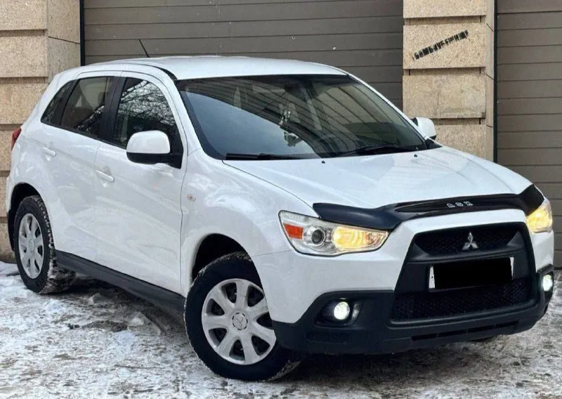 Mitsubishi asx рейсталенг год выпуска:2013 объём :1.6.л. с-117 кпп механическая родной пробег:127.000 км один собственник авто в родном окрасе, без дтп состояние кузова абсолютно без нюансов максимально комфортабельный и вместительный салон! история автомобиля прозрачна и чиста куплена для себя и обслуживалась всегда у официального дилера технически авто без вложений недавно проведено полное то автомобиль обслуживался всегда по регламенту, готов на любые проверки! комплектация: бортовой компьютер, подогрев сидений,4 стеклоподъемника, кондиционер, электро зеркала, противотуманные фары, подогрев стекл, электро зеркала, abs esp, aux bluetooth, так же много прочего для комфортного вождения по документам любой вид оформление продажа от собственника! цена 1.015.000 руб торг +7(949)-051-41-89 г. донецк - фотография - 2