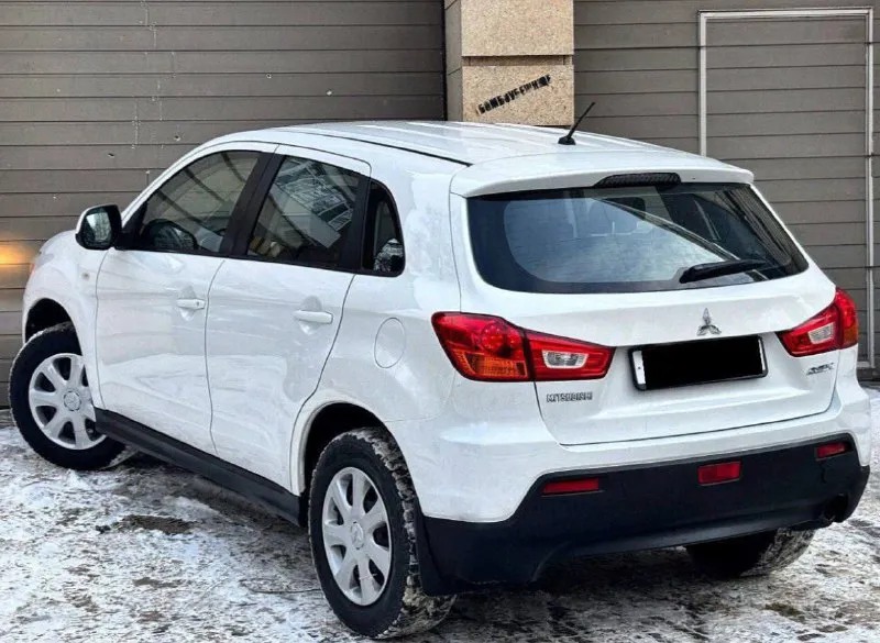 Mitsubishi asx рейсталенг год выпуска:2013 объём :1.6.л. с-117 кпп механическая родной пробег:127.000 км один собственник авто в родном окрасе, без дтп состояние кузова абсолютно без нюансов максимально комфортабельный и вместительный салон! история автомобиля прозрачна и чиста куплена для себя и обслуживалась всегда у официального дилера технически авто без вложений недавно проведено полное то автомобиль обслуживался всегда по регламенту, готов на любые проверки! комплектация: бортовой компьютер, подогрев сидений,4 стеклоподъемника, кондиционер, электро зеркала, противотуманные фары, подогрев стекл, электро зеркала, abs esp, aux bluetooth, так же много прочего для комфортного вождения по документам любой вид оформление продажа от собственника! цена 1.015.000 руб торг +7(949)-051-41-89 г. донецк - фотография - 3