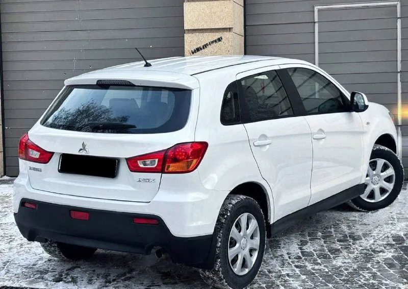 Mitsubishi asx рейсталенг год выпуска:2013 объём :1.6.л. с-117 кпп механическая родной пробег:127.000 км один собственник авто в родном окрасе, без дтп состояние кузова абсолютно без нюансов максимально комфортабельный и вместительный салон! история автомобиля прозрачна и чиста куплена для себя и обслуживалась всегда у официального дилера технически авто без вложений недавно проведено полное то автомобиль обслуживался всегда по регламенту, готов на любые проверки! комплектация: бортовой компьютер, подогрев сидений,4 стеклоподъемника, кондиционер, электро зеркала, противотуманные фары, подогрев стекл, электро зеркала, abs esp, aux bluetooth, так же много прочего для комфортного вождения по документам любой вид оформление продажа от собственника! цена 1.015.000 руб торг +7(949)-051-41-89 г. донецк - фотография - 4