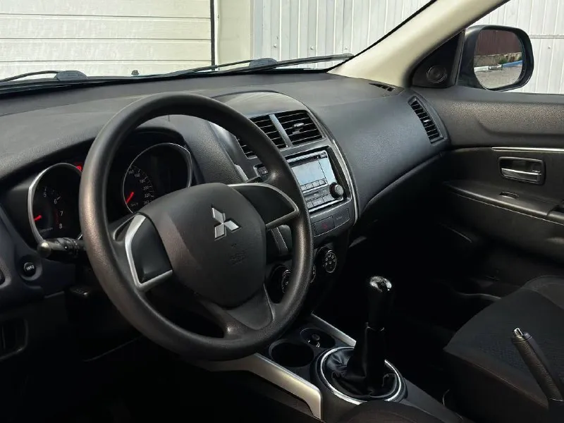 Mitsubishi asx рейсталенг год выпуска:2013 объём :1.6.л. с-117 кпп механическая родной пробег:127.000 км один собственник авто в родном окрасе, без дтп состояние кузова абсолютно без нюансов максимально комфортабельный и вместительный салон! история автомобиля прозрачна и чиста куплена для себя и обслуживалась всегда у официального дилера технически авто без вложений недавно проведено полное то автомобиль обслуживался всегда по регламенту, готов на любые проверки! комплектация: бортовой компьютер, подогрев сидений,4 стеклоподъемника, кондиционер, электро зеркала, противотуманные фары, подогрев стекл, электро зеркала, abs esp, aux bluetooth, так же много прочего для комфортного вождения по документам любой вид оформление продажа от собственника! цена 1.015.000 руб торг +7(949)-051-41-89 г. донецк - фотография - 8