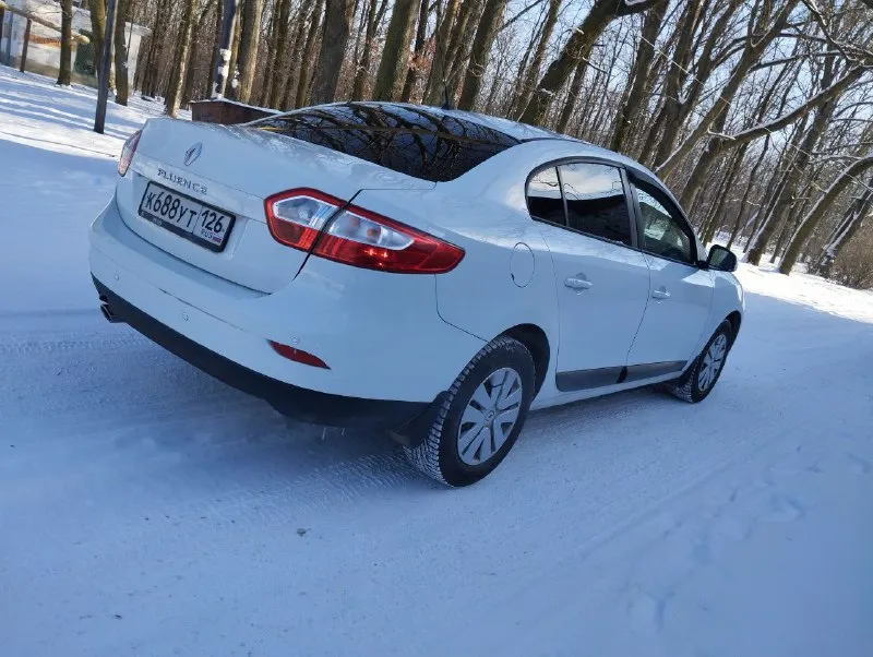 Г. макеевка! renault fluence 2010г. в, 1.6 16v, пробег 190 т. км, автомат/ климат, полностью в родном окрасе. авто обслужен - новый комплект грм с помпой, термостат с прокладкой, антифриз, фазорегулятор, новое масло в акпп, ( давления масла в акпп как в новом авто), все масла и жидкости только оригинал elf. машинка в идеальнейшем внешнем и техническом состоянии, кузов оцинкованный, даже намека на ржу нет, по технике как новая машина. по электрике всё работает, комплектация - подогрев сидений, подрулевое управление мультимедией, борт компьютер, 4 эсп, сигнализация с цз, датчики света и дождя, электро зеркала с обогревом, климат, также отличный парктроник с голосовым предупреждением о препятствии перед/зад. стекла все целые, номера вин и номер двигателя читается отлично, по документам всё полностью чисто, автотека зелёная, 2 хозяина с салона. цена 785 тысяч рублей +79496939220 - фотография - 7