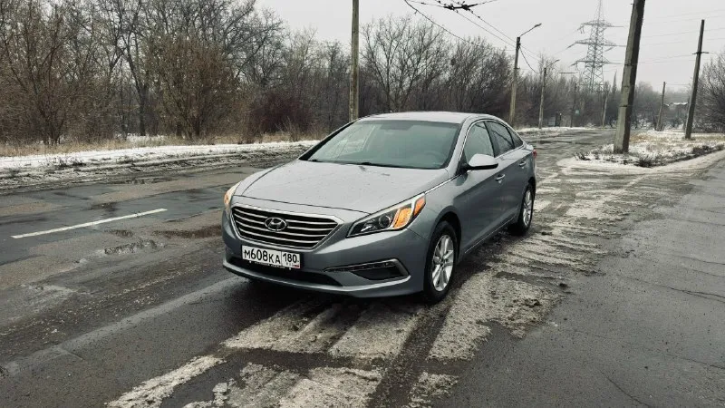 Автор: 🚀 покоритель дорог: hyundai sonata 2014 года выпуска. главные козыри: ✔ хорошая история: один хозяин с момента покупки, все то по регламенту. чеки о проведенных работах на руках. ✔ идеальное техническое состояние: двигатель и коробка передач работают безупречно, как часы. никаких проблем. ✔ безаварийная красота: лкп в хорошем состоянии, без скрытых повреждений и ржавчины. салон чистый, ухоженный, без потертостей и запахов. ✔ комплектация: кондиционер, обогрев боковых зеркал, мультимедиа с apple carplay/android auto, камера заднего вида, датчики давления шин. · год выпуска: конец 2014 года · пробег: 121 тыс миль · двигатель: 2.4 л (188 л. с. ), бензин · кпп: автомат · привод: передний · цвет: серый хамелеон · цена: 1 650 000 руб. (торг только при осмотре уместен). жду вашего звонка! серьезным покупателям — осмотр на любом сто по вашему желанию. номер для связи +79493254376 ( телеграм, феникс). . ???наш телеграм канал [ бесплатное размещение за репост??? правила соо 📞 звоните: +7(949)3254376 - фотография - 1