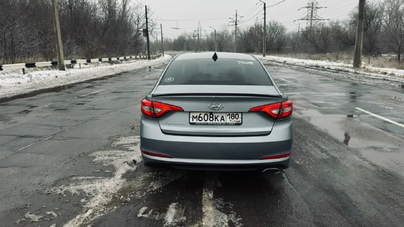 Автор: 🚀 покоритель дорог: hyundai sonata 2014 года выпуска. главные козыри: ✔ хорошая история: один хозяин с момента покупки, все то по регламенту. чеки о проведенных работах на руках. ✔ идеальное техническое состояние: двигатель и коробка передач работают безупречно, как часы. никаких проблем. ✔ безаварийная красота: лкп в хорошем состоянии, без скрытых повреждений и ржавчины. салон чистый, ухоженный, без потертостей и запахов. ✔ комплектация: кондиционер, обогрев боковых зеркал, мультимедиа с apple carplay/android auto, камера заднего вида, датчики давления шин. · год выпуска: конец 2014 года · пробег: 121 тыс миль · двигатель: 2.4 л (188 л. с. ), бензин · кпп: автомат · привод: передний · цвет: серый хамелеон · цена: 1 650 000 руб. (торг только при осмотре уместен). жду вашего звонка! серьезным покупателям — осмотр на любом сто по вашему желанию. номер для связи +79493254376 ( телеграм, феникс). . ???наш телеграм канал [ бесплатное размещение за репост??? правила соо 📞 звоните: +7(949)3254376 - фотография - 3