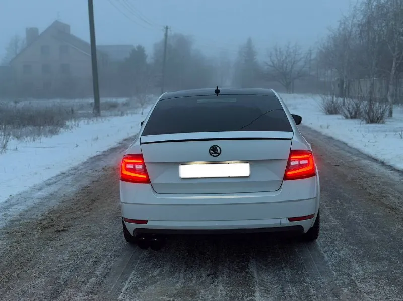 В продаже skoda octavia black edition a7 рестайлинг (2018года) - вложили более 500 тысяч рублей на доработку автомобиля - родного трассового пробега 140 тысяч километров - 1.8 t (gen 3) - коробка автомат - максимальная комплектация - автомобиль покупался у официального дилера а ростове - автомобиль в идеальном состоянии - стёкла оригинал - заводской black edition - автомобиль в заводском окрасе - премиальная музыка canton комплектaция blaсk еditiоn - черная крыша, черные боковые зеркала, легкосплавные диски тrius r17 черные, черный спойлер крышки багажника, черная рамка решетки из доработок комплектация style +допы -установлена турбина is20, интеркулер -прошита в etuners мотор + коробка -пружины -30 eibach e10-79-010-02-22 -установлен диффузор от kazan67/сделан выхлоп в глушитель46 -заменены диски с колодками ( усиленые перфорированные тормозные диски) цена 1.995.000 торг на месте рассматриваю обмен в обе стороны город шахтерск номер телефона +7 949 382 2120( есть telegram) писать лс - фотография - 4