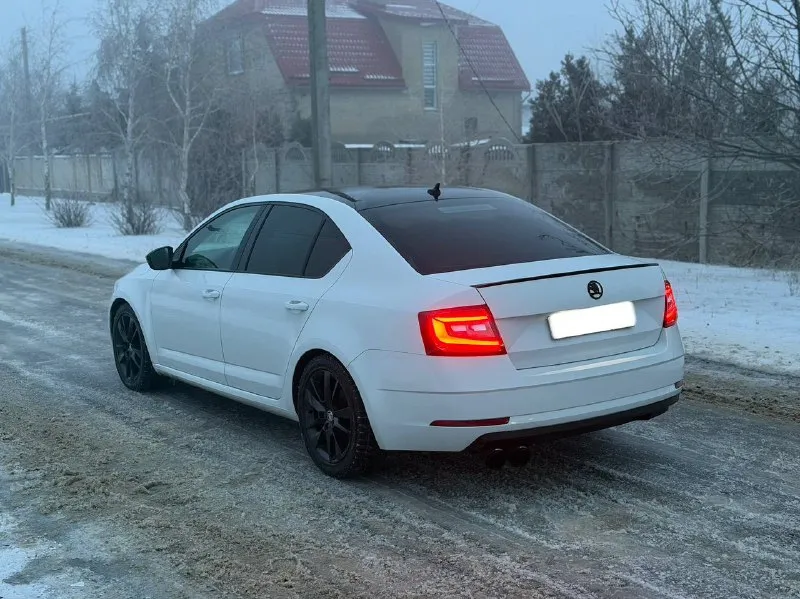 В продаже skoda octavia black edition a7 рестайлинг (2018года) - вложили более 500 тысяч рублей на доработку автомобиля - родного трассового пробега 140 тысяч километров - 1.8 t (gen 3) - коробка автомат - максимальная комплектация - автомобиль покупался у официального дилера а ростове - автомобиль в идеальном состоянии - стёкла оригинал - заводской black edition - автомобиль в заводском окрасе - премиальная музыка canton комплектaция blaсk еditiоn - черная крыша, черные боковые зеркала, легкосплавные диски тrius r17 черные, черный спойлер крышки багажника, черная рамка решетки из доработок комплектация style +допы -установлена турбина is20, интеркулер -прошита в etuners мотор + коробка -пружины -30 eibach e10-79-010-02-22 -установлен диффузор от kazan67/сделан выхлоп в глушитель46 -заменены диски с колодками ( усиленые перфорированные тормозные диски) цена 1.995.000 торг на месте рассматриваю обмен в обе стороны город шахтерск номер телефона +7 949 382 2120( есть telegram) писать лс - фотография - 5