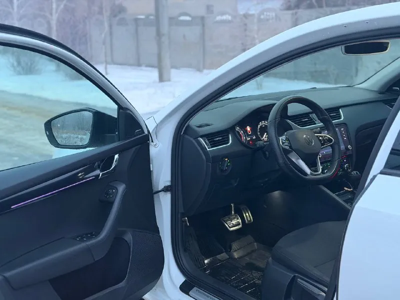 В продаже skoda octavia black edition a7 рестайлинг (2018года) - вложили более 500 тысяч рублей на доработку автомобиля - родного трассового пробега 140 тысяч километров - 1.8 t (gen 3) - коробка автомат - максимальная комплектация - автомобиль покупался у официального дилера а ростове - автомобиль в идеальном состоянии - стёкла оригинал - заводской black edition - автомобиль в заводском окрасе - премиальная музыка canton комплектaция blaсk еditiоn - черная крыша, черные боковые зеркала, легкосплавные диски тrius r17 черные, черный спойлер крышки багажника, черная рамка решетки из доработок комплектация style +допы -установлена турбина is20, интеркулер -прошита в etuners мотор + коробка -пружины -30 eibach e10-79-010-02-22 -установлен диффузор от kazan67/сделан выхлоп в глушитель46 -заменены диски с колодками ( усиленые перфорированные тормозные диски) цена 1.995.000 торг на месте рассматриваю обмен в обе стороны город шахтерск номер телефона +7 949 382 2120( есть telegram) писать лс - фотография - 6