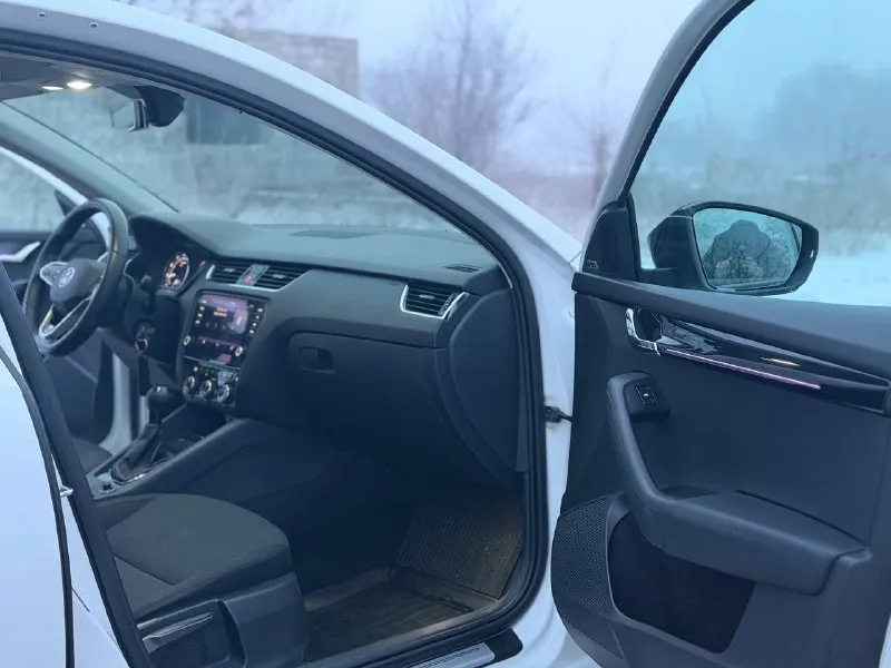 В продаже skoda octavia black edition a7 рестайлинг (2018года) - вложили более 500 тысяч рублей на доработку автомобиля - родного трассового пробега 140 тысяч километров - 1.8 t (gen 3) - коробка автомат - максимальная комплектация - автомобиль покупался у официального дилера а ростове - автомобиль в идеальном состоянии - стёкла оригинал - заводской black edition - автомобиль в заводском окрасе - премиальная музыка canton комплектaция blaсk еditiоn - черная крыша, черные боковые зеркала, легкосплавные диски тrius r17 черные, черный спойлер крышки багажника, черная рамка решетки из доработок комплектация style +допы -установлена турбина is20, интеркулер -прошита в etuners мотор + коробка -пружины -30 eibach e10-79-010-02-22 -установлен диффузор от kazan67/сделан выхлоп в глушитель46 -заменены диски с колодками ( усиленые перфорированные тормозные диски) цена 1.995.000 торг на месте рассматриваю обмен в обе стороны город шахтерск номер телефона +7 949 382 2120( есть telegram) писать лс - фотография - 7