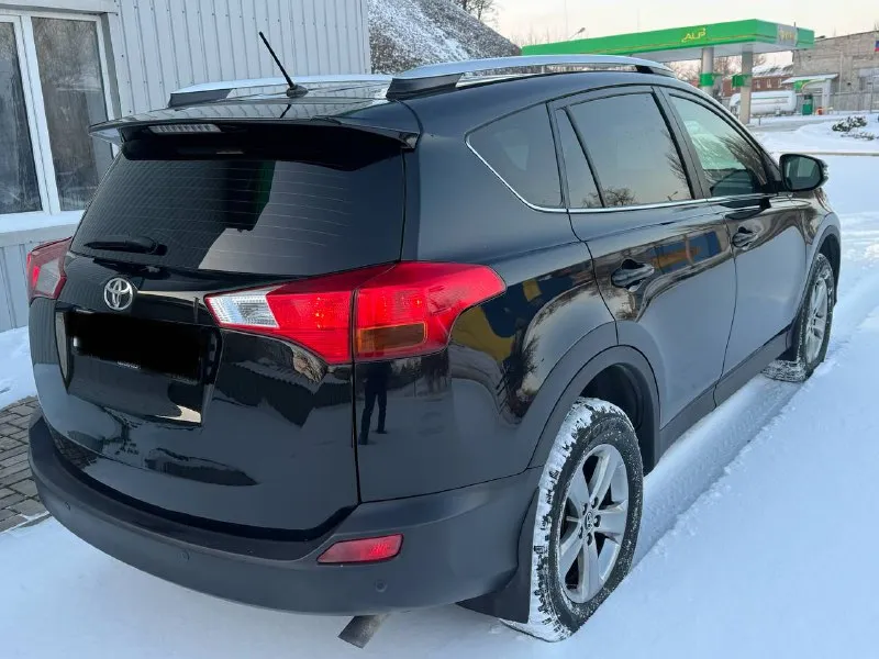 Продам тойота раф4 2015год а идеальное состояние без вложений 2.0автомат полный привод рабочи. по технике на твёрдую петерку авто без вложений сель и поехал два комплекта резины лето зима два комплекта ключей все работает все остальные вопросы по телефону звоните пишете!! +79494676594 цена 1.699.000₽торг - фотография - 4