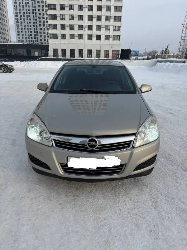 Продам opel astra 2007 гот выпуска двигатель: 1,6 коробка: робот привод: передний пробег: 235 000 ко... - фотография