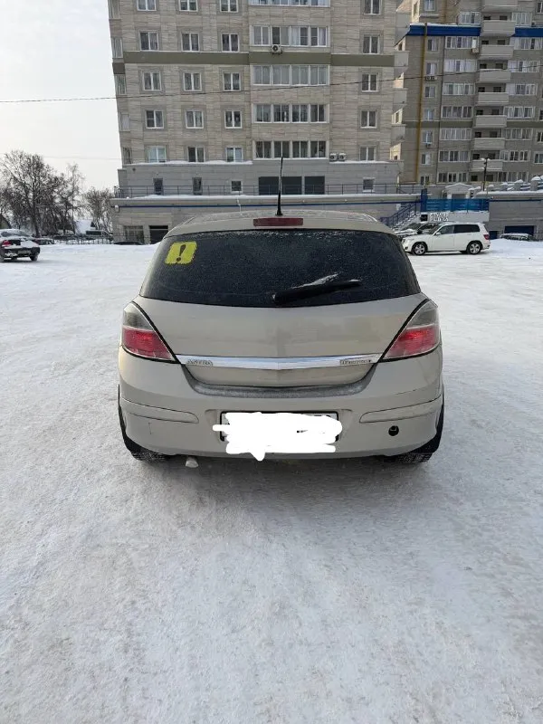 Продам opel astra 2007 гот выпуска двигатель: 1,6 коробка: робот привод: передний пробег: 235 000 коробка после капиталки ещё на гарантии, двигатель масло не ест в идеальном состоянии, сделана полностью ходовая, машина не требует вложений, стоит хороший свет, фары в броне пленки. оброщятся по номеру +79494328257 цена: 400 000₽ - фотография - 4