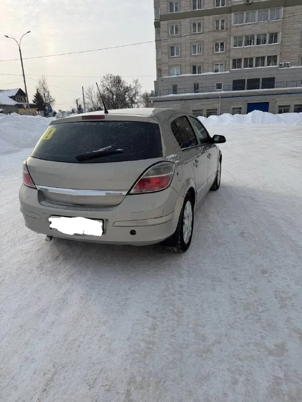 Продам opel astra 2007 гот выпуска двигатель: 1,6 коробка: робот привод: передний пробег: 235 000 коробка после капиталки ещё на гарантии, двигатель масло не ест в идеальном состоянии, сделана полностью ходовая, машина не требует вложений, стоит хороший свет, фары в броне пленки. оброщятся по номеру +79494328257 цена: 400 000₽ - фотография - 6