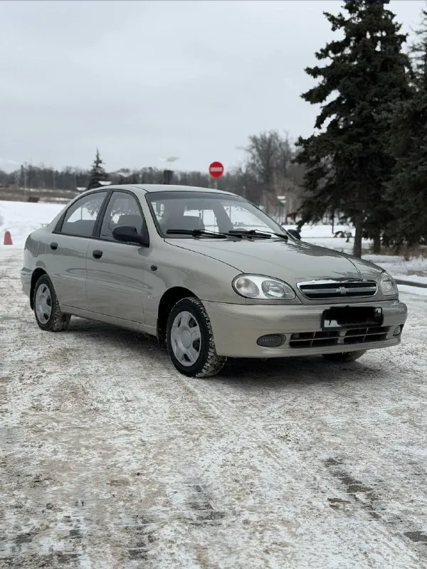 В продаже chevrolet lanos 2007 года выпуска, 1,5 двигатель, пробег оригинальный 142000 км, подтвержден автотекой и состоянием автомобиля! отличное техническое состояние все исправно все работе и в штатном режиме, очень ухоженный салон, чисто, пахнет, в машине никогда не курили ! комплектация максимальная, 2 стеклоподъемника, кондиционер, гидроусилитель работает отлично, за рулем автомобиля приятно находится и передвигаться на нем !!! звоните кого заинтересовал данный автомобиль цена 356 тыс руб - +7(949)322-89-14 алексей 📲 tg: @lexa04101992 📞 звоните: +7(949)3228914 - фотография - 4