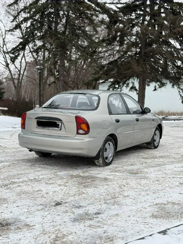 В продаже chevrolet lanos 2007 года выпуска, 1,5 двигатель, пробег оригинальный 142000 км, подтвержден автотекой и состоянием автомобиля! отличное техническое состояние все исправно все работе и в штатном режиме, очень ухоженный салон, чисто, пахнет, в машине никогда не курили ! комплектация максимальная, 2 стеклоподъемника, кондиционер, гидроусилитель работает отлично, за рулем автомобиля приятно находится и передвигаться на нем !!! звоните кого заинтересовал данный автомобиль цена 356 тыс руб - +7(949)322-89-14 алексей 📲 tg: @lexa04101992 📞 звоните: +7(949)3228914 - фотография - 5