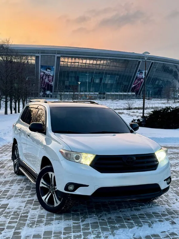 В продаже прекрасный семейный автомобиль toyota highlander 2012 года выпуска автомобиль на самом над... - фотография