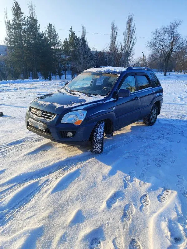 Продам kia sportage. 2009 год.
Автомобиль в отличном состоянии. Весь в заводском окрасе. Без дтп.
Все заводские стекла.
Двигатель работает отлично.
По ходовой части все перебрано, обслужено все.
Коробка в отличном состоянии.
Комплектация:климат контроль. Анти букс. 4эл стеклоподъемника. Гидро усилитель руля. Подогрев сиденьев. Подогрев заднего стекла. Abs esp, противотуманные фары, центральный замок.
Стоит сигнализация.
Имеется сервисная книжка, два ключа !
Любое переоформление. В мрэо.
Цена 950тыс. Руб торг
Все вопросы по телефону.
+79493184316 - фотография - 2