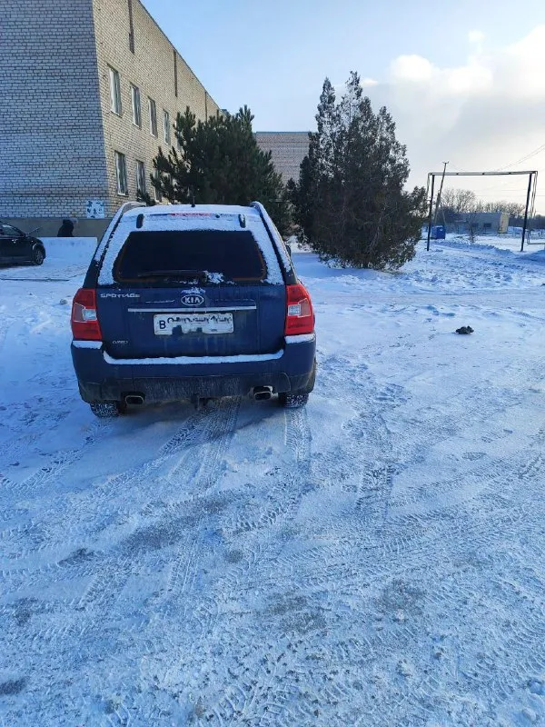 Продам kia sportage. 2009 год.
Автомобиль в отличном состоянии. Весь в заводском окрасе. Без дтп.
Все заводские стекла.
Двигатель работает отлично.
По ходовой части все перебрано, обслужено все.
Коробка в отличном состоянии.
Комплектация:климат контроль. Анти букс. 4эл стеклоподъемника. Гидро усилитель руля. Подогрев сиденьев. Подогрев заднего стекла. Abs esp, противотуманные фары, центральный замок.
Стоит сигнализация.
Имеется сервисная книжка, два ключа !
Любое переоформление. В мрэо.
Цена 950тыс. Руб торг
Все вопросы по телефону.
+79493184316 - фотография - 3