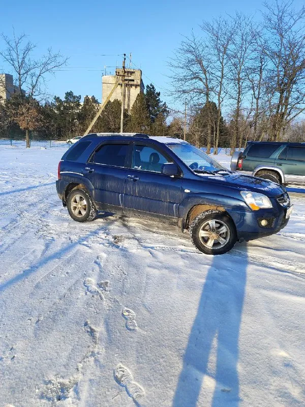 Продам kia sportage. 2009 год.
Автомобиль в отличном состоянии. Весь в заводском окрасе. Без дтп.
Все заводские стекла.
Двигатель работает отлично.
По ходовой части все перебрано, обслужено все.
Коробка в отличном состоянии.
Комплектация:климат контроль. Анти букс. 4эл стеклоподъемника. Гидро усилитель руля. Подогрев сиденьев. Подогрев заднего стекла. Abs esp, противотуманные фары, центральный замок.
Стоит сигнализация.
Имеется сервисная книжка, два ключа !
Любое переоформление. В мрэо.
Цена 950тыс. Руб торг
Все вопросы по телефону.
+79493184316 - фотография - 5