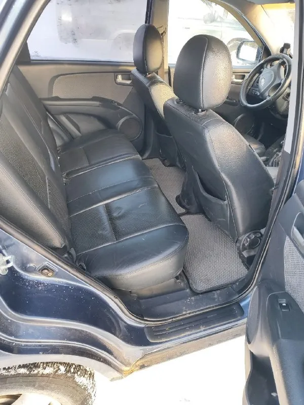 Продам kia sportage. 2009 год.
Автомобиль в отличном состоянии. Весь в заводском окрасе. Без дтп.
Все заводские стекла.
Двигатель работает отлично.
По ходовой части все перебрано, обслужено все.
Коробка в отличном состоянии.
Комплектация:климат контроль. Анти букс. 4эл стеклоподъемника. Гидро усилитель руля. Подогрев сиденьев. Подогрев заднего стекла. Abs esp, противотуманные фары, центральный замок.
Стоит сигнализация.
Имеется сервисная книжка, два ключа !
Любое переоформление. В мрэо.
Цена 950тыс. Руб торг
Все вопросы по телефону.
+79493184316 - фотография - 6