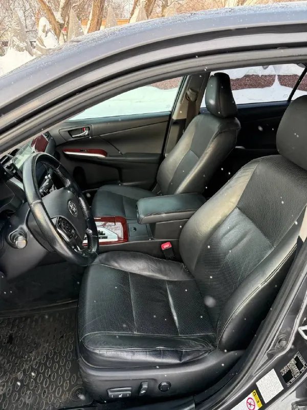 Toyota camry v50 2012г, 2.5 бензин, акпп, пер. привод. техника на отличном ходу, без ошибок. родной пробег 215 000 км. вся обслужена, без замечаний. по кузову 2 косметических окраса, остальное в родне. топ комплектация: кожаный салон, эл. регулировки, обогревы, камера заднего вида, раздельный климат, мультируль, круиз и прочее. юридически чист, 2 ключа, оригинал птс 1 450 000 р. тел. +79498438181 - фотография - 5