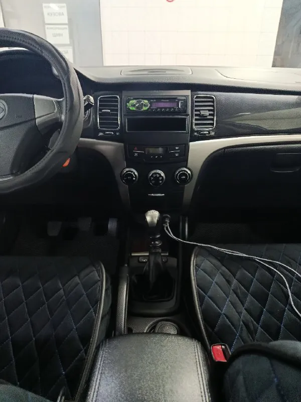 Продам ssangyong actyon год 2012 пробег 120тыс. (оригинальный) кпп 6ти ступенчатая механика двигатель 2.0 бензин автомобиль в идеальном состоянии для своих лет. без ржавчины и гнили. без дтп. все стёкла родные включая лобовое, ни один болт не крутился. автотека зелёная. два хозяина за всё время комплектация:abs, airbag, кондиционер(работает), эл. зеркала, полный эл. пакет, подогрев лобового, подогрев сидений, два комплекта колес юридически чистая, могу присутствовать при переоформлении в мрео осмотр макеевка цена 970 тыс. торг уместен тел +79494870938 📞 🇷🇺 звоните: +79494870938 - фотография - 7