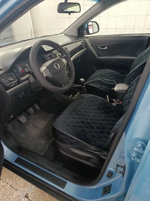 Продам ssangyong actyon год 2012 пробег 120тыс. (оригинальный) кпп 6ти ступенчатая механика двигатель 2.0 бензин автомобиль в идеальном состоянии для своих лет. без ржавчины и гнили. без дтп. все стёкла родные включая лобовое, ни один болт не крутился. автотека зелёная. два хозяина за всё время комплектация:abs, airbag, кондиционер(работает), эл. зеркала, полный эл. пакет, подогрев лобового, подогрев сидений, два комплекта колес юридически чистая, могу присутствовать при переоформлении в мрео осмотр макеевка цена 970 тыс. торг уместен тел +79494870938 📞 🇷🇺 звоните: +79494870938 - фотография - 9