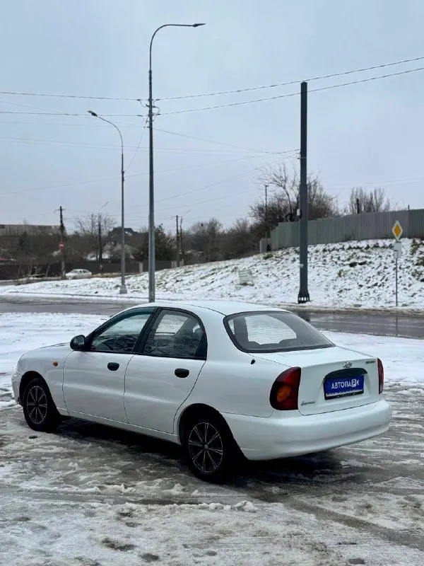🇰🇵 daewoo lanos 💰цена: 170 000р 🏢город: мариуполь 📅год выпуска: 2006 🧾пробег: 192 636км. ⚙️двигатель: 1.5 ⛽топливо: бензин ⚙️кпп: механика 📞 телефон: +7-989-263-55-56 +7-949-727-41-51 +7-949-551-91-52 💾 описание: целая, надежная рабочая лош. .. oji/40/e29c85.png')">✅ отличное техническое и внешнее состояние ✅ оригинальный пробег ✅ кузов без коррозии ✅ птс оригинал ☑️ новый аккумулятор, новая зимняя резина на литых дисках, кондиционер, подушка безопасности, электростёкла, центральный замок, кондиционер, гидроусилитель руля. ❗на автомобиле временный запрет на регистрацию, ездить можно, переоформить пока что нет. отличный вариант по цене жигулей для тех, кому нельзя оформлять машину на себя❗ улица шевченко 2️⃣6️⃣9️⃣ - фотография - 4