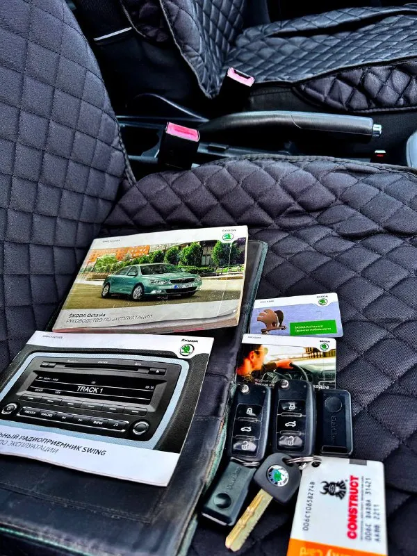 💎 skoda octavia a5 1.6 at 📅 2012 г. в. (конец 2011) 🚗 классический автомат (не робот) ⚙️ надёжный бензиновый двигатель 1.6 📊 пробег: 186 000 км состояние: ✅ без дтп кузов и салон в отличном состоянии, ухоженный автомобиль. технически полностью исправна — вложений не требует, сел и поехал. все характерные vag-болячки устранены качественно и своевременно. история: ✔️ в одной семье ✔️ чистая история ✔️ не такси, не коммерция 🖥 мультимедиа (bluetooth, навигация) 📺 вывод камеры на зеркало заднего вида 🎵 качественная аудиосистема 🔑 3 оригинальных ключа ✔️ всё работает исправно 📄 документы в полном порядке 💰 цена: 940 000 ₽ 🤝 адекватный торг у капота 🔁 возможен обмен (с вашей доплатой) 📞 +7 949 563-98-77 📞 +7 949 449-59-51 📞 звоните: +7(949)5639877 - фотография - 7