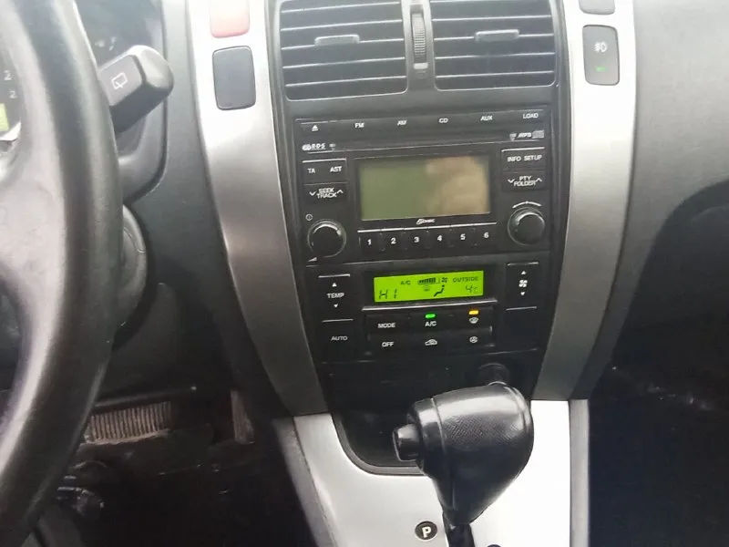 Продам автомобиль хундай туксон 2008года. двигатель 2 литра дизель. коробка автомат. полноприводный 4х4. авто в отличном состоянии что по кузову что по технической части. кондиционер заправлен. автека зелёная. документы юридически чистые. авто без дтп. резина зима. все вопросы по телефону+79495247211 цена 870тыс. рублей небольшой торг. авто а мариуполе. - фотография - 7