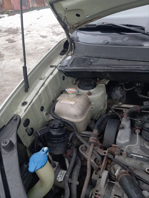 Продам автомобиль хундай туксон 2008года. двигатель 2 литра дизель. коробка автомат. полноприводный 4х4. авто в отличном состоянии что по кузову что по технической части. кондиционер заправлен. автека зелёная. документы юридически чистые. авто без дтп. резина зима. все вопросы по телефону+79495247211 цена 870тыс. рублей небольшой торг. авто а мариуполе. - фотография - 8
