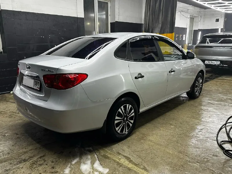 Hyundai elantra hd 2011 года автомобиль в хорошем техническом состоянии. один хозяин, вся в родном окрасе, пробег 205.000км родного! комплектация: -кондиционер (обслужен недавно); -подогревы сидений; -установлена мультимедийная система (android) с bluetooth, навигацией и т. д.; -музыка по штату с пищалками; -удобные сидения с поддержкой; -4 стеклоподъёмника, электро регулировка зеркал; -эур, abs и т. д. двигатель 1.6 (122лс. ), цепной! очень простой и надежный. масла не расходует, едет бодро. коробка полноценный автомат, поменяна 2 тыс. км назад на совершенно новую, еще 6 месяцев на гарантии! не путать с контрактной! имеется два комплекта колес зима и лето(на дисках) в хорошем состоянии. фары и кузовные детали все в родне, имеется притёртость на заднем левом крыле, на ход не влияет. на протяжении всей эксплуатации сиденья находились в чехлах. машина семейная, за последнее время была перебрана задняя ходовая часть, а именно замена всех сайлентблоков, обслужен кондиционер 📞 звоните: +7(959)1912709 - фотография - 3