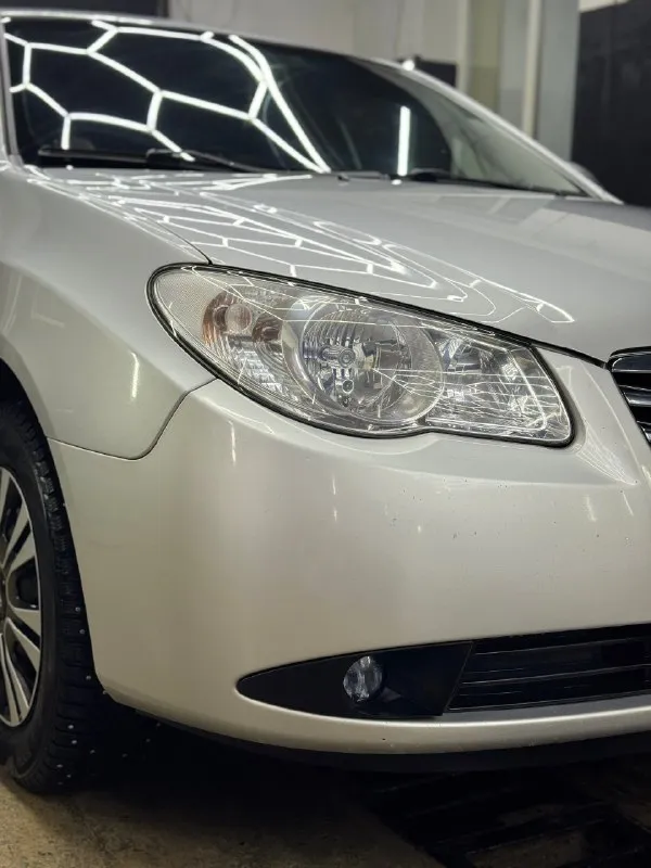 Hyundai elantra hd 2011 года автомобиль в хорошем техническом состоянии. один хозяин, вся в родном окрасе, пробег 205.000км родного! комплектация: -кондиционер (обслужен недавно); -подогревы сидений; -установлена мультимедийная система (android) с bluetooth, навигацией и т. д.; -музыка по штату с пищалками; -удобные сидения с поддержкой; -4 стеклоподъёмника, электро регулировка зеркал; -эур, abs и т. д. двигатель 1.6 (122лс. ), цепной! очень простой и надежный. масла не расходует, едет бодро. коробка полноценный автомат, поменяна 2 тыс. км назад на совершенно новую, еще 6 месяцев на гарантии! не путать с контрактной! имеется два комплекта колес зима и лето(на дисках) в хорошем состоянии. фары и кузовные детали все в родне, имеется притёртость на заднем левом крыле, на ход не влияет. на протяжении всей эксплуатации сиденья находились в чехлах. машина семейная, за последнее время была перебрана задняя ходовая часть, а именно замена всех сайлентблоков, обслужен кондиционер 📞 звоните: +7(959)1912709 - фотография - 6