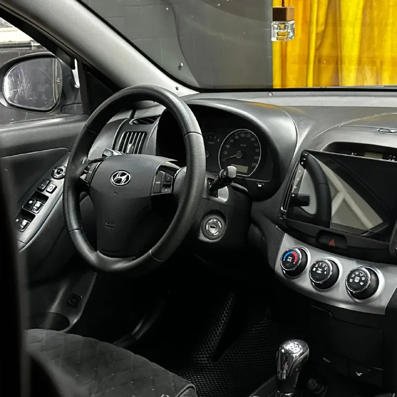 Hyundai elantra hd 2011 года автомобиль в хорошем техническом состоянии. один хозяин, вся в родном окрасе, пробег 205.000км родного! комплектация: -кондиционер (обслужен недавно); -подогревы сидений; -установлена мультимедийная система (android) с bluetooth, навигацией и т. д.; -музыка по штату с пищалками; -удобные сидения с поддержкой; -4 стеклоподъёмника, электро регулировка зеркал; -эур, abs и т. д. двигатель 1.6 (122лс. ), цепной! очень простой и надежный. масла не расходует, едет бодро. коробка полноценный автомат, поменяна 2 тыс. км назад на совершенно новую, еще 6 месяцев на гарантии! не путать с контрактной! имеется два комплекта колес зима и лето(на дисках) в хорошем состоянии. фары и кузовные детали все в родне, имеется притёртость на заднем левом крыле, на ход не влияет. на протяжении всей эксплуатации сиденья находились в чехлах. машина семейная, за последнее время была перебрана задняя ходовая часть, а именно замена всех сайлентблоков, обслужен кондиционер 📞 звоните: +7(959)1912709 - фотография - 7