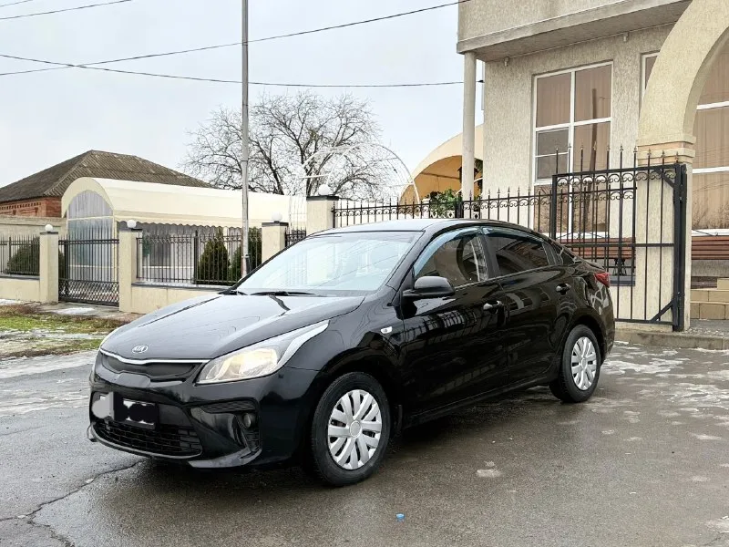 Продам kia рио 2018 год мотор 1.6 работает идеально коробка автомат 6-ти ступенчатая работает отлично без проблем по ходовой части делать вообще нечего не нужно за машиной следили все делали вовремя так же стоит новая зимняя резина по кузову автомобиль не битый не крашенный кузов в отличном состоянии я третий владелец. птс оригинал по документам кристально чисто по комплектации датчик света датчик давления шин мульти руль камера заднего вида подогрев сидений и руля подогрев заднего стекла кондиционер abs анти букс и многое другое предмаксимальная комплектация срочная продажа причина продажи покупка нового автомобиля. так же имеется сервисная книжка 2 ключа и в подарок 🎁 летняя резина цена.1100000 хороший торг +79592644912 📞 звоните: +7(959)2644912 - фотография - 10